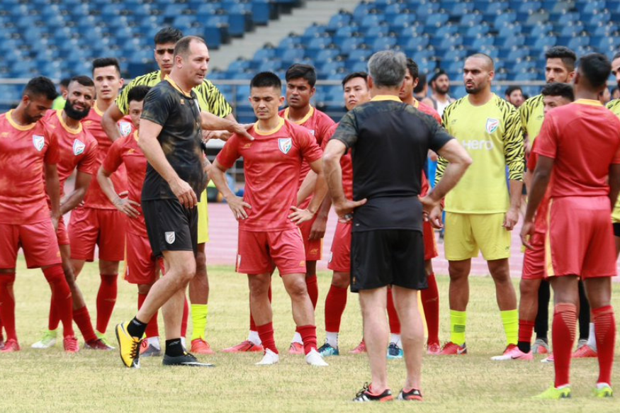 Igor Stimac with the Indian players