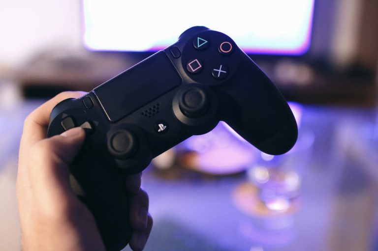 Sony PlayStation 5 emulation ft AMD Ryzen 7 3700X & Radeon RX 5700 XT