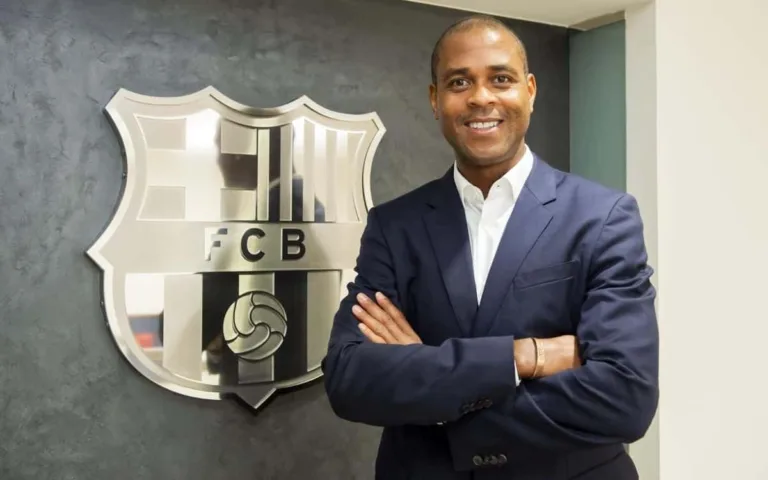 The Barcelona squad demands to replace Quique Setien with Patrick Kluivert