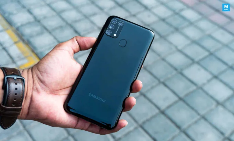 Best Budget Smartphones under Rs.15,000 available in Amazon Prime Day - up to 40% off