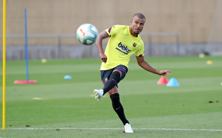 Lazio bids 12 million euros for Rafinha after losing David Silva