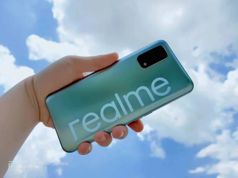 Realme 'Koi' in leaked images tipped to feature 125W fast charging