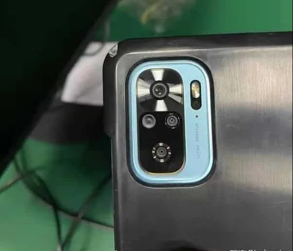Redmi K40 live images reveal design details with a punch hole
