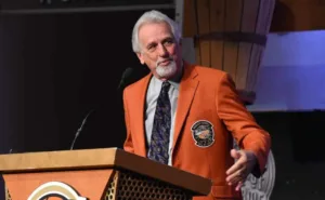 Paul Westphal was inducted in the Hall Of Fame in 2019.