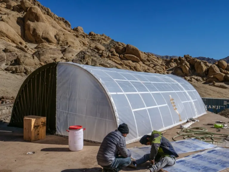 The Indian Engineer Sonam Wangchuk develops portable Solar Heated Military Tent