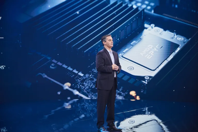 AMD EPYC™ 7003 series CPUs demolishes the competition
