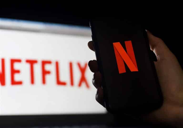 Netflix takes a step to prohibit sharing password and force to make own account