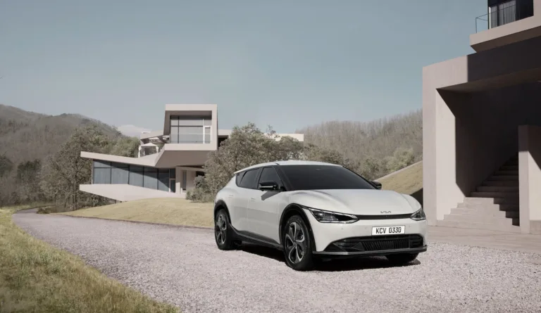 Kia Motor's EV6 Electric Crossover debuts with over 500km of Range