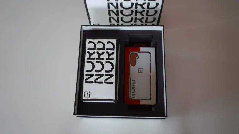 OnePlus Nord SE live image along with the box: The Reality that meets a Dead End