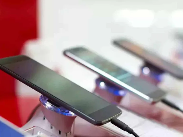 Indian Government extends mobile phone PLI scheme till 2025-26