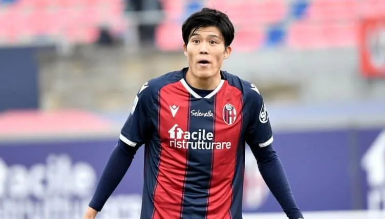 Takehiro Tomiyasu Bologna Arsenal