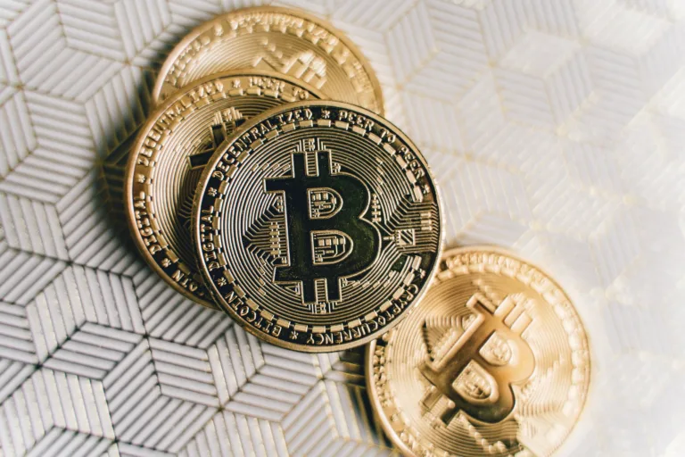 Bitcoin's recent fall in value! Analysis of whether it will be feasible or not to invest in bitcoin in 2022