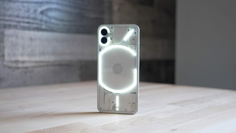 Nothing Phone (2)