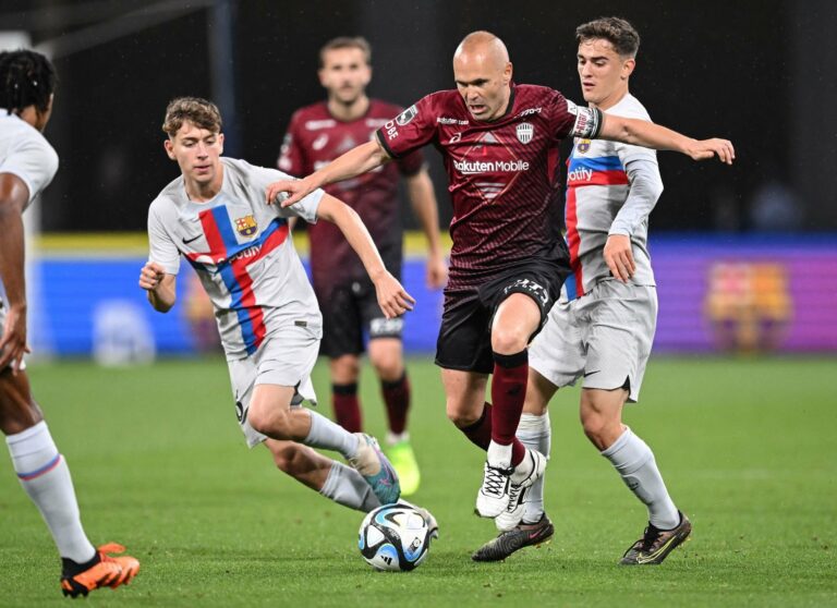 Vissel Kobe vs Barcelona Andres Iniesta