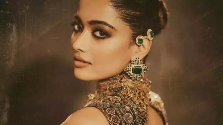Rashmika Mandanna Ganesh Chaturthi Looks Absolutely Stunning in Golden Saree, Check Out Pushpa 2 Actress' Latest Pictures!