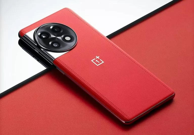 OnePlus 11R Red Vegan leather edition