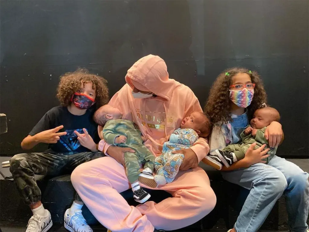 Nick Cannon portrait near the section about his net worth