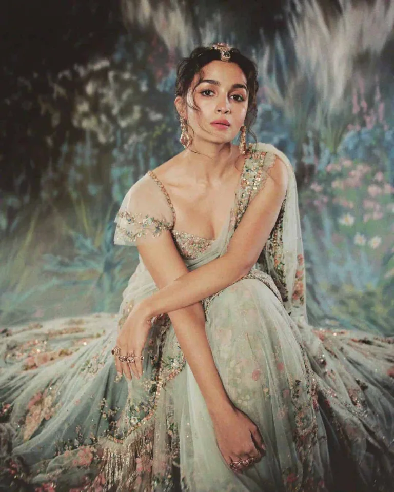Alia Bhatt Reveals First Look of Her Fierce 'Jigra' Avatar; New Poster Unveiled with Vedang Raina