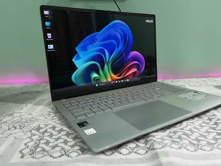 ASUS VivoBook S15 OLED ft. Snapdragon X Elite Review