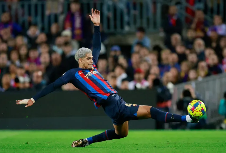 Barcelona Sets Transfer Fee for Defender Ronald Araujo Amid Juventus Interest