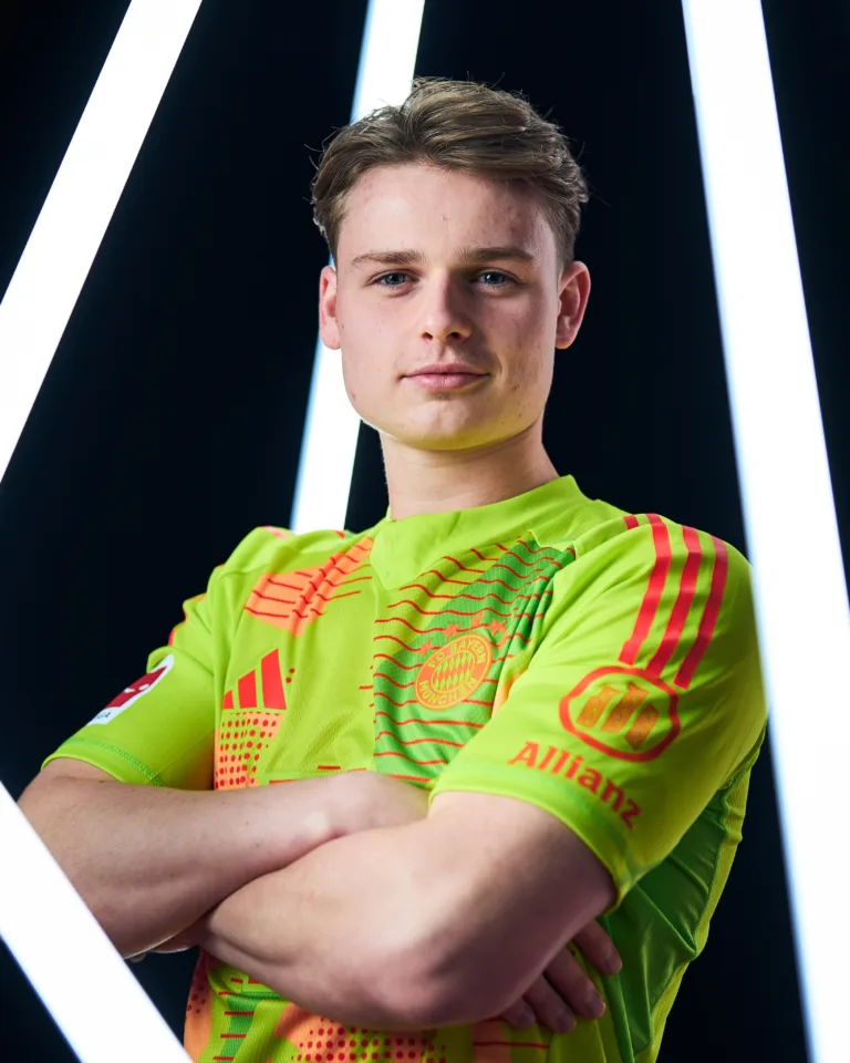 Bayern Munich Signs 21-year-old Goalkeeper Jonas Urbig