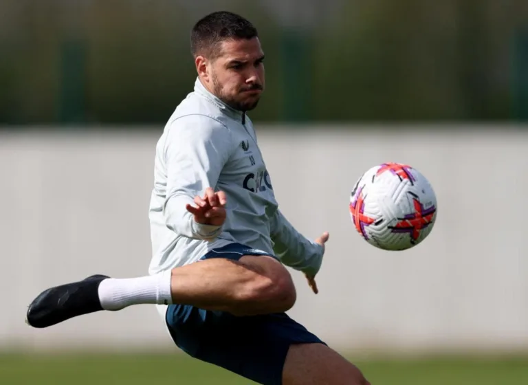 Bayer Leverkusen Set to Sign Emiliano Buendía on Loan