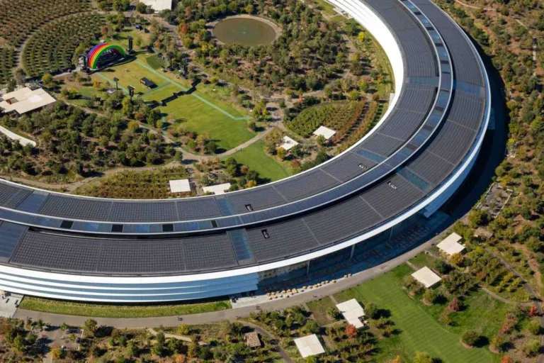 Apple to Invest $500 Billion in the U.S. to Counter Trump’s Tariffs – What This Means for the Future