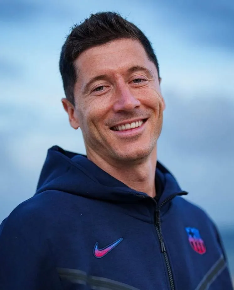 Robert Lewandowski Commits Future to Barcelona with Contract Extension Until The Summer Of 2026