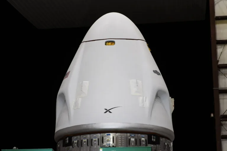 SpaceX's Fram2 Mission: First Astronauts to Fly Over Earth's Poles Next Week!