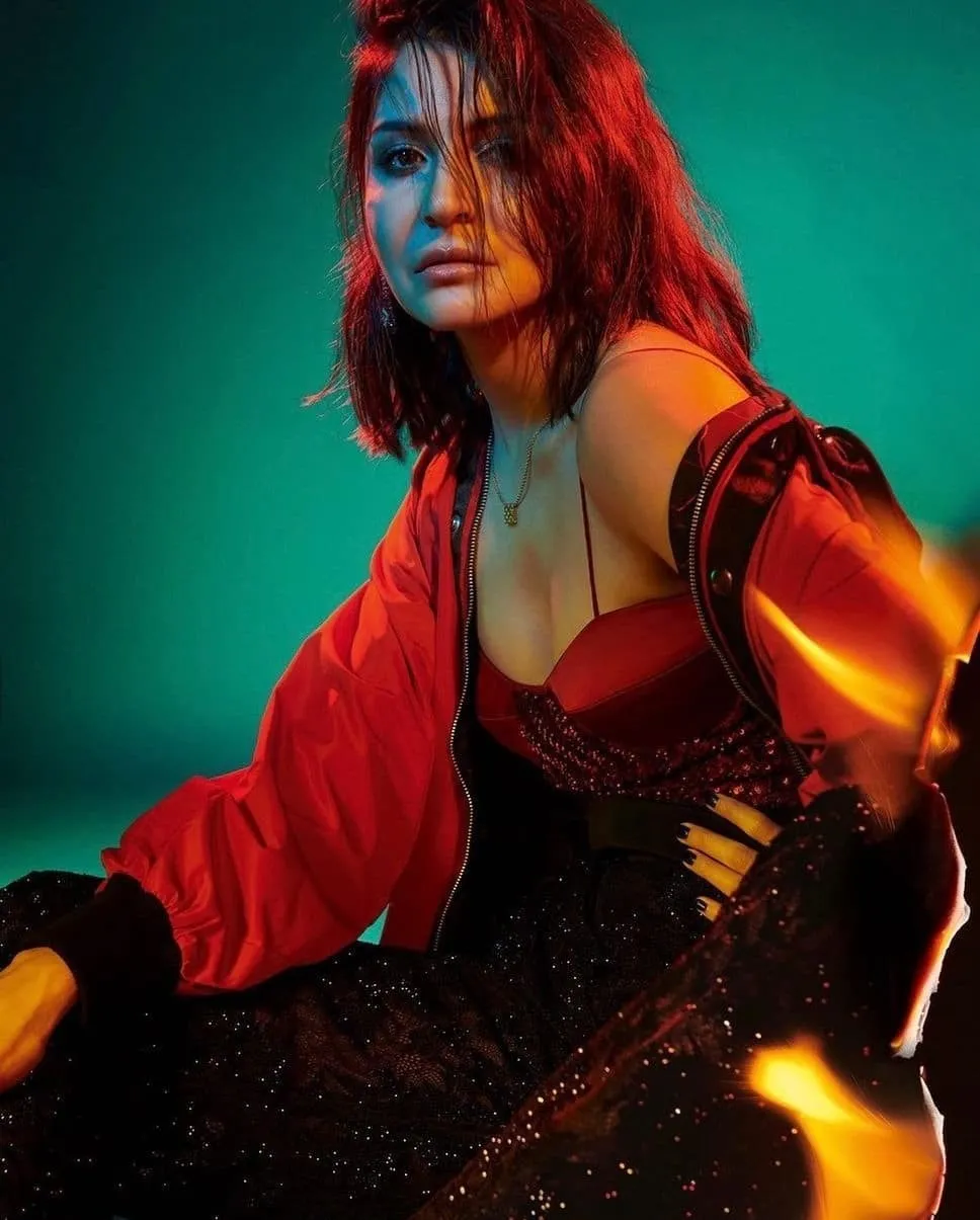 Gorgeous Anushka Sharma Hot Photos Gallery as of 2025