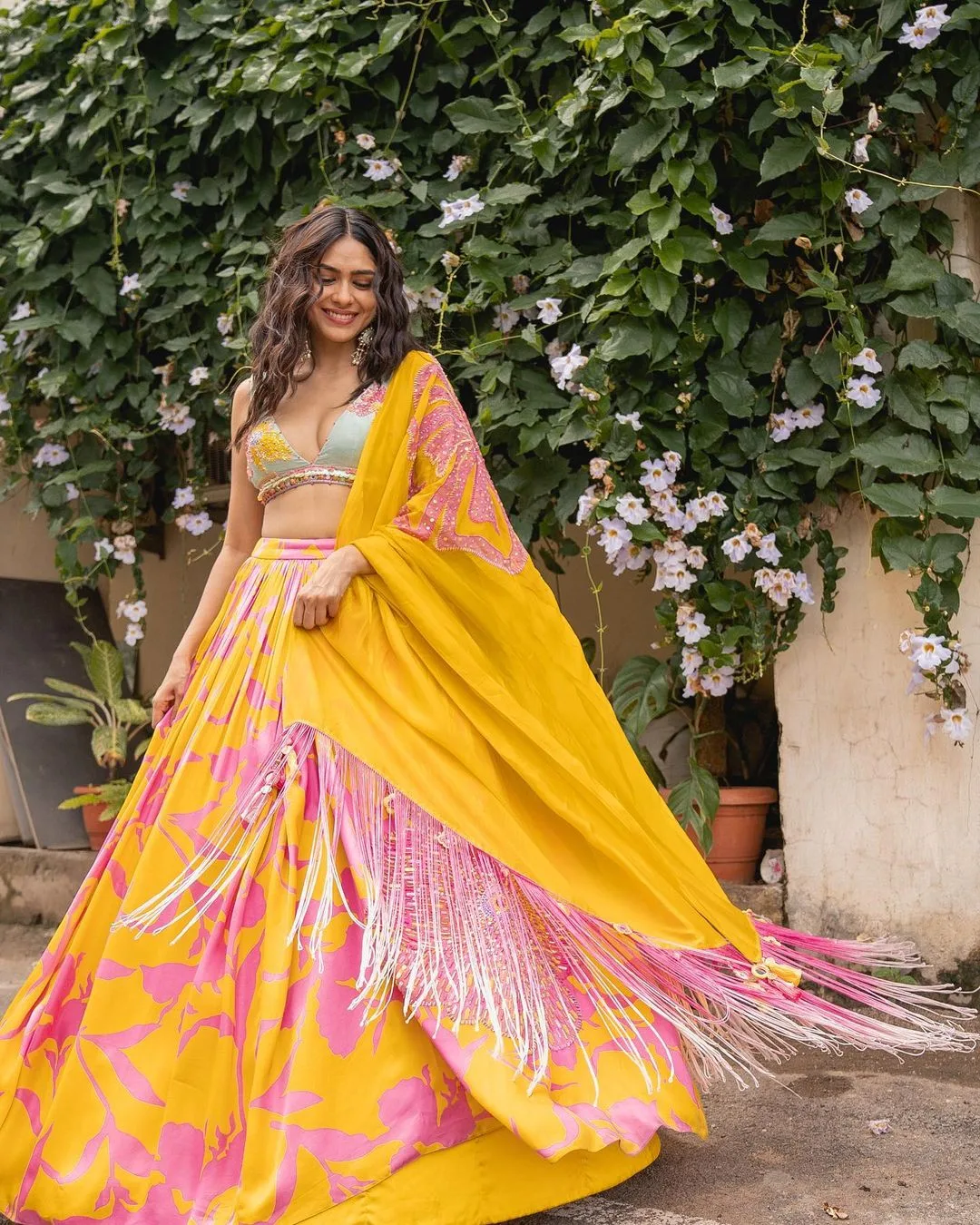 Mrunal Thakur Hot Pics
