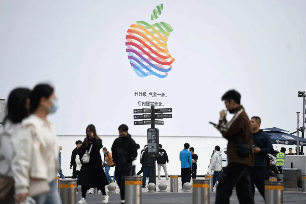 Apple’s Tariff Survival: Caught in the Crossfire of US-China Trade War