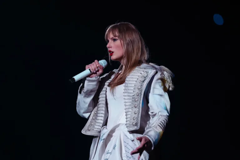 Taylor Swift Gets the Ultimate “Hard Launch” as Travis Kelce Makes Their Romance Instagram Official
