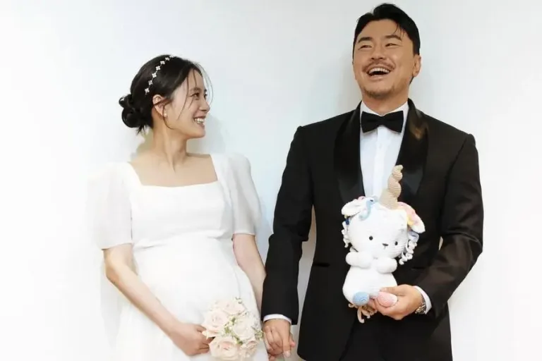 Lee Si-eon Welcomes First Baby Girl!