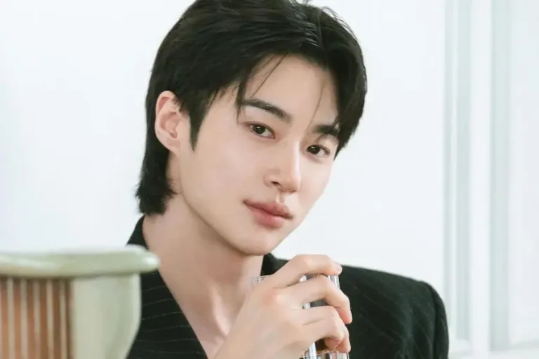 Byeon Woo-seok’s Official Light Stick Is Here — And Fans Can’t Stop Talking About It!