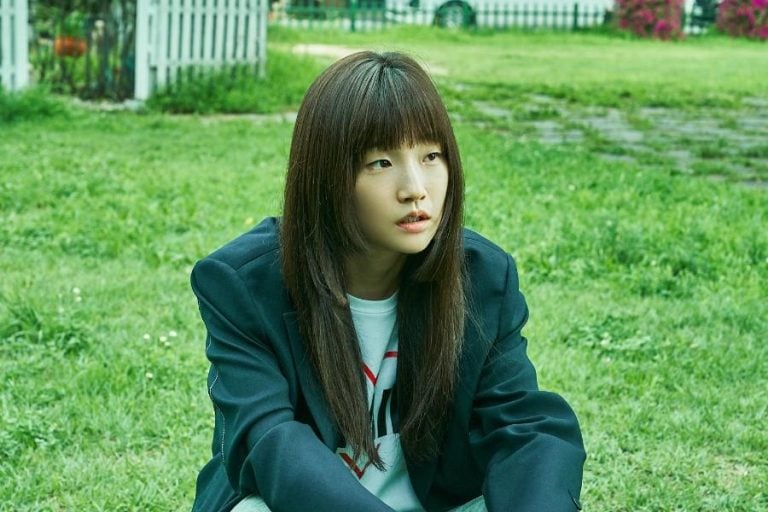 Park So Dam Plays The Family’s Secret Weapon In “The Journey To Gyeongju”