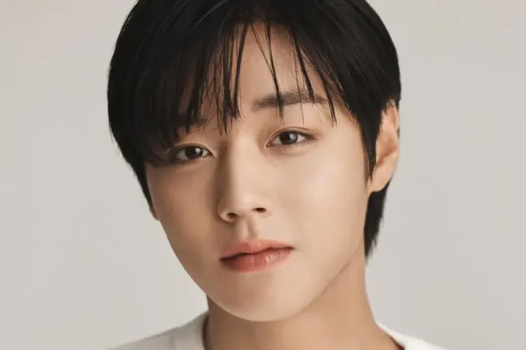 Park Ji Hoon in Talks for New Romance Drama “Holding Onto the End of This Night”
