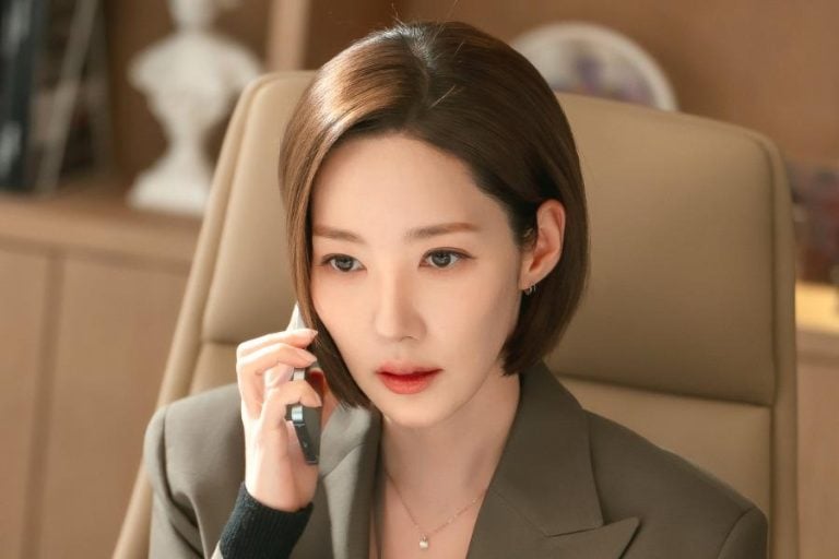 Clocking In for Love: Park Min Young Returns to the Office in “Nine to Six”